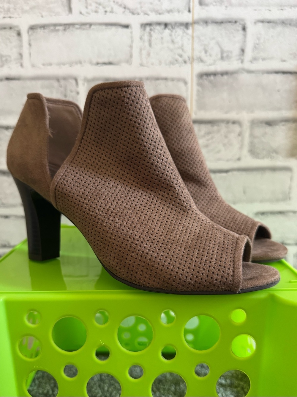 Women’s Life Stride Coana open toe taupe tan pull on ankle booties boots 7